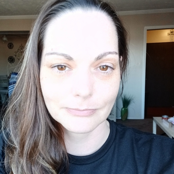 Meet your Posher, Tiffany - Picture 1 of 5